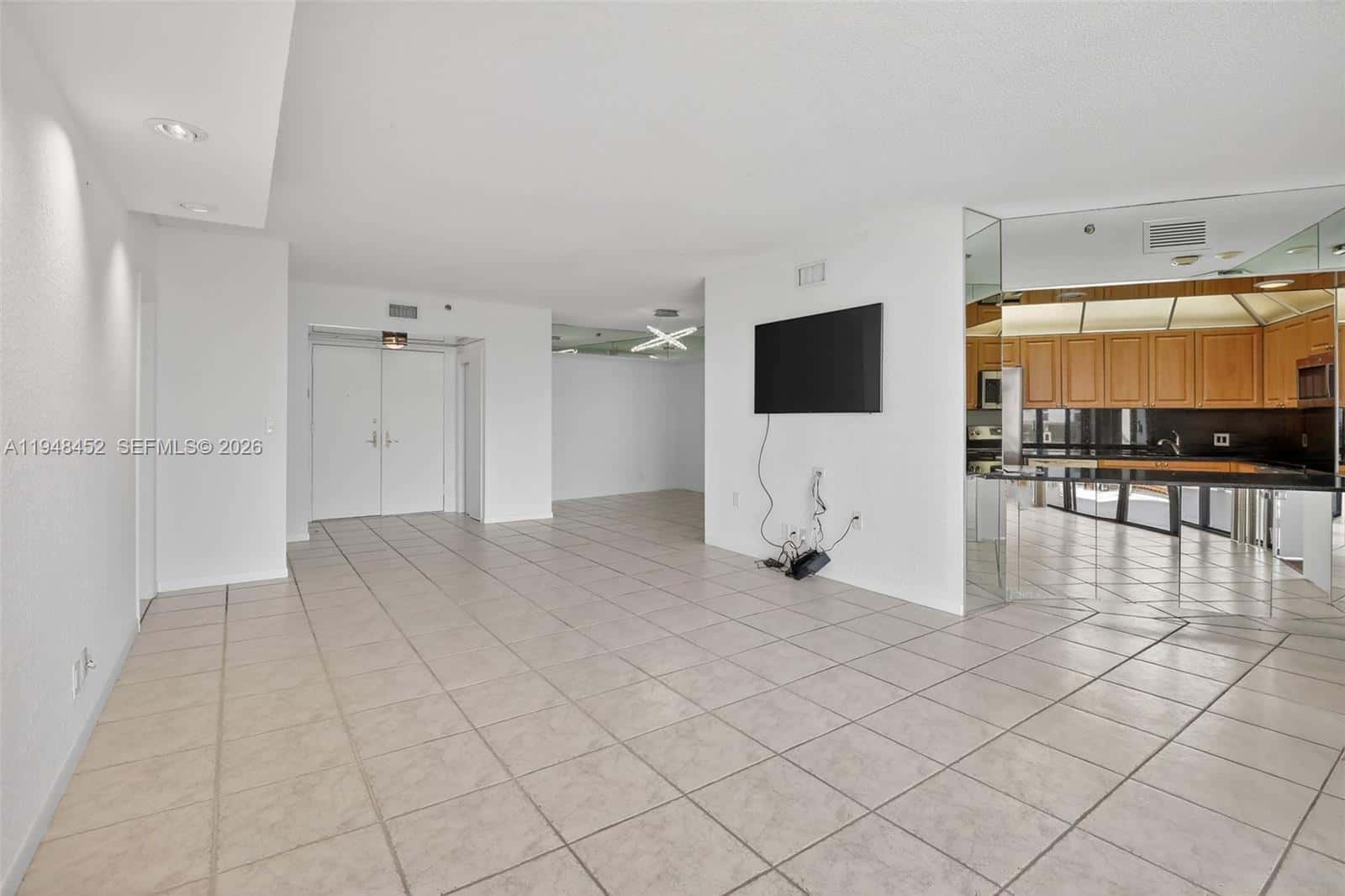 20281 E Country Club Dr # 405, Aventura FL 33180