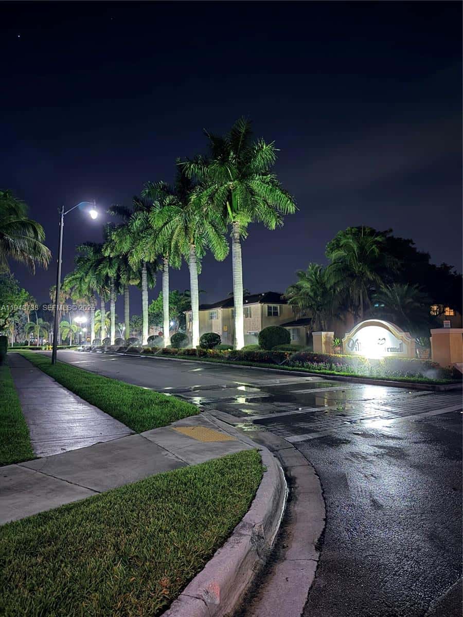 1720 NE 33rd Ave # 5, Homestead FL 33033