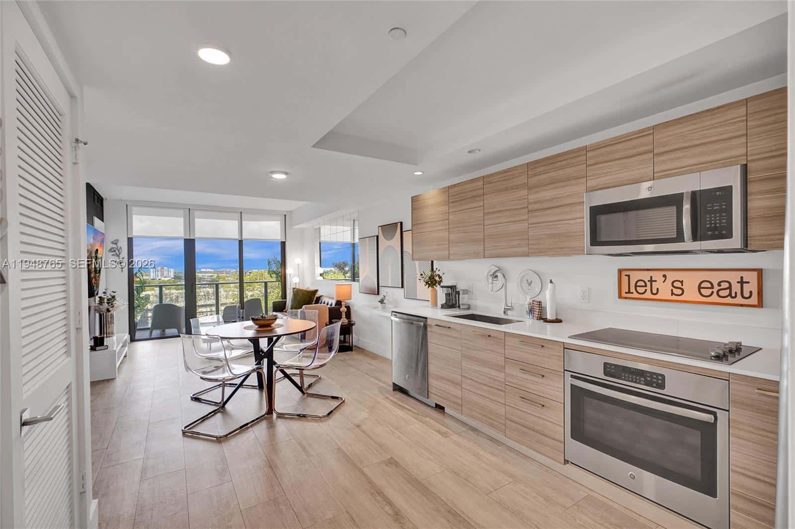 121 NE 34th St # 910, Miami FL 33137