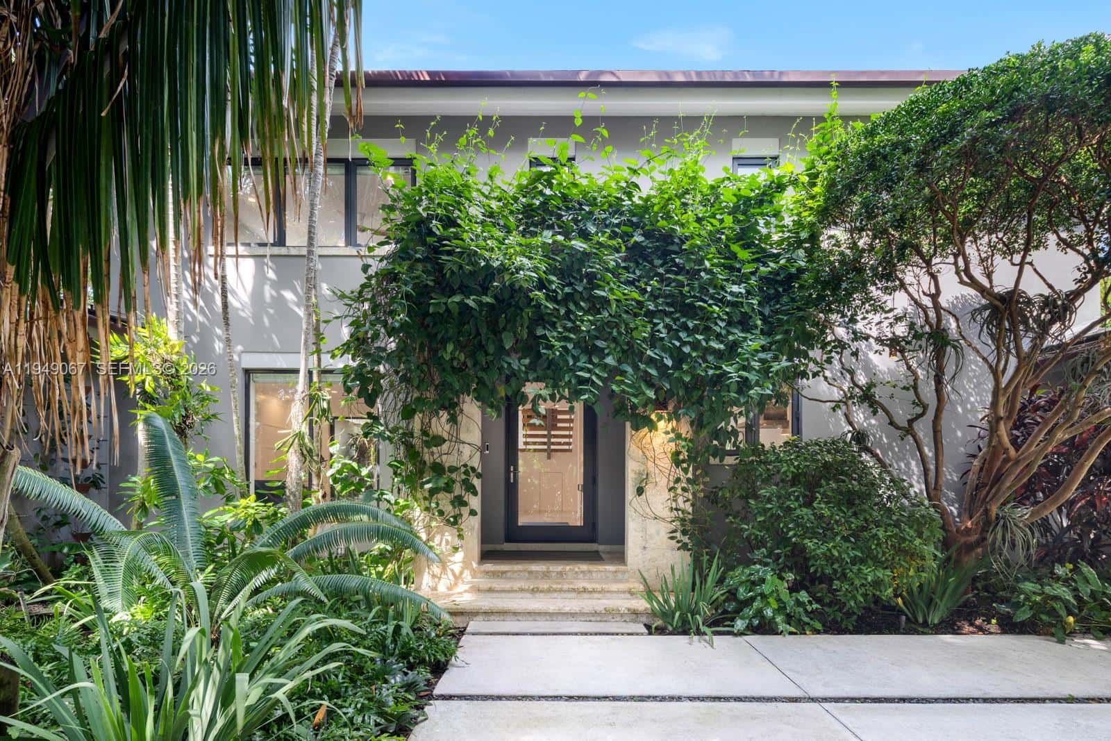 6840 Sunrise Pl, Coral Gables FL 33133
