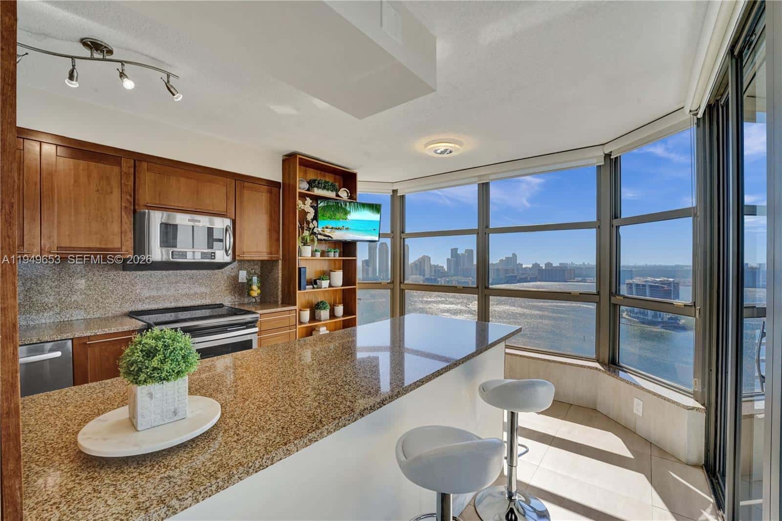 3500 Mystic Pointe Dr # 3601, Aventura FL 33180