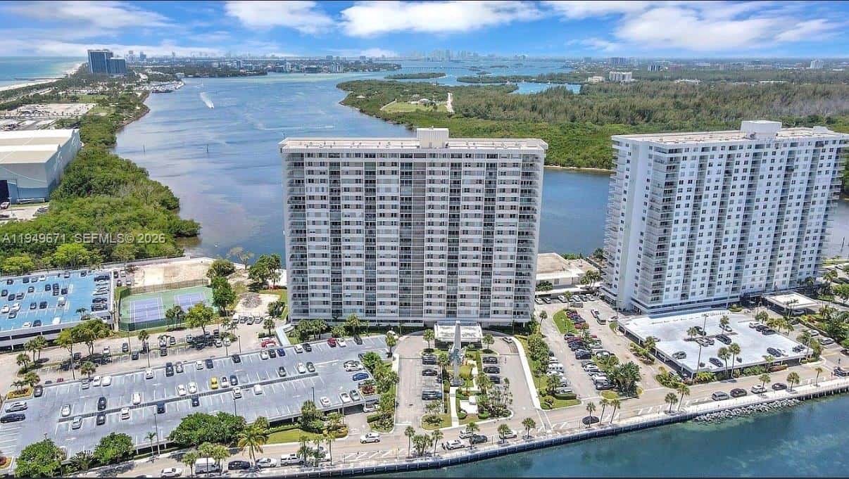 300 Bayview Dr # 802, Sunny Isles Beach FL 33160