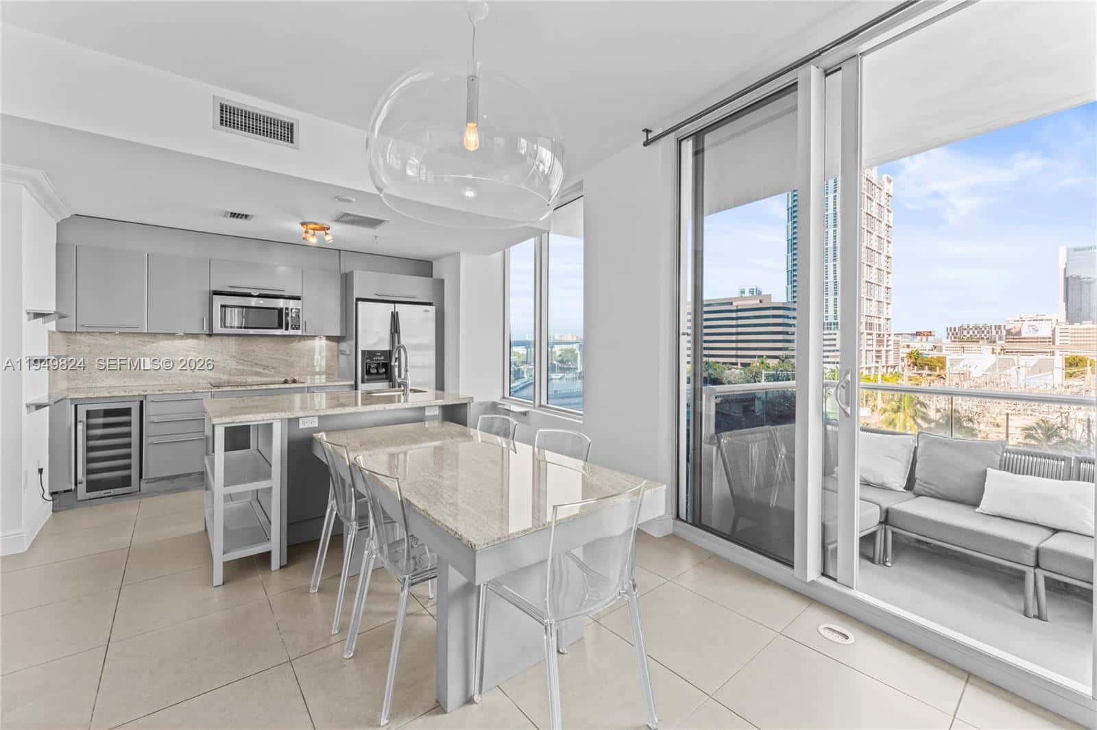 185 SW 7th St # 603, Miami FL 33130