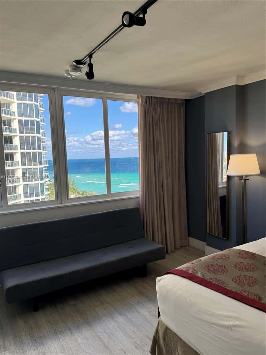 19201 Collins Ave # 1018, Sunny Isles Beach FL 33160