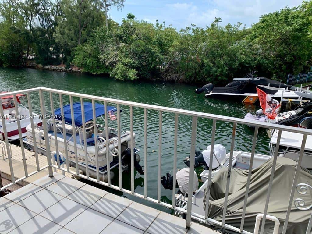 3522 NE 166th St # 10, North Miami Beach FL 33160
