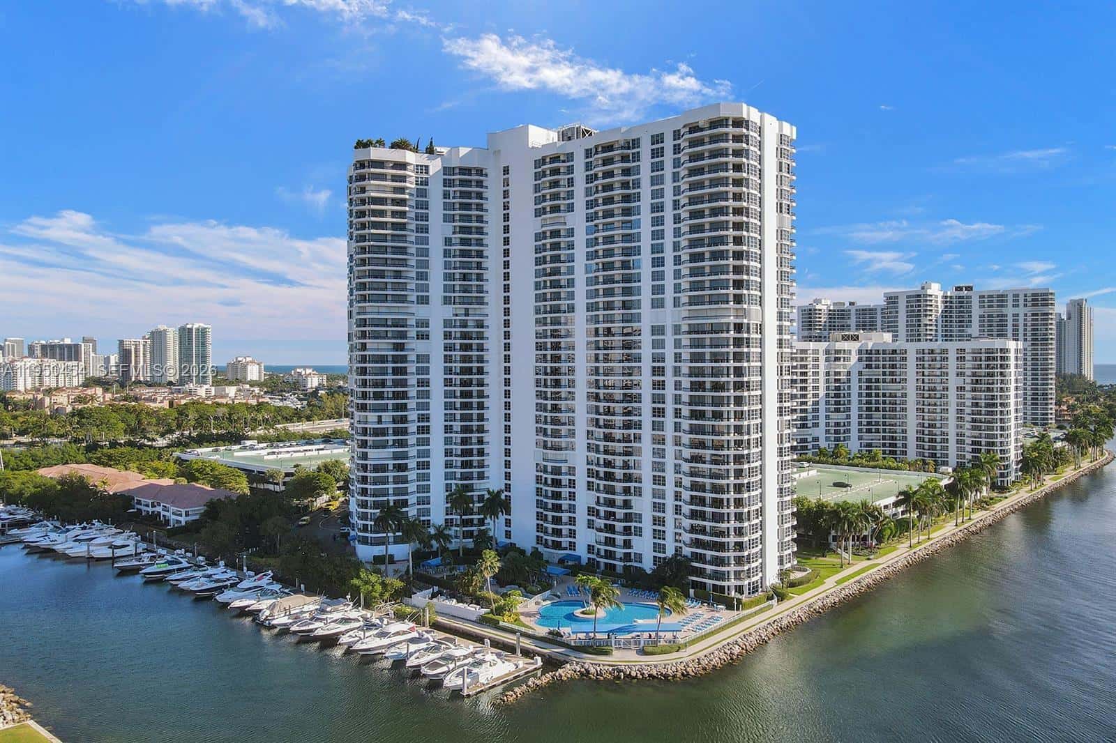 3530 Mystic Pointe Dr, Aventura FL 33180