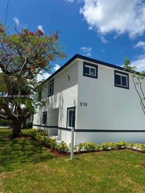 310 NW 6 st, Homestead FL 33030