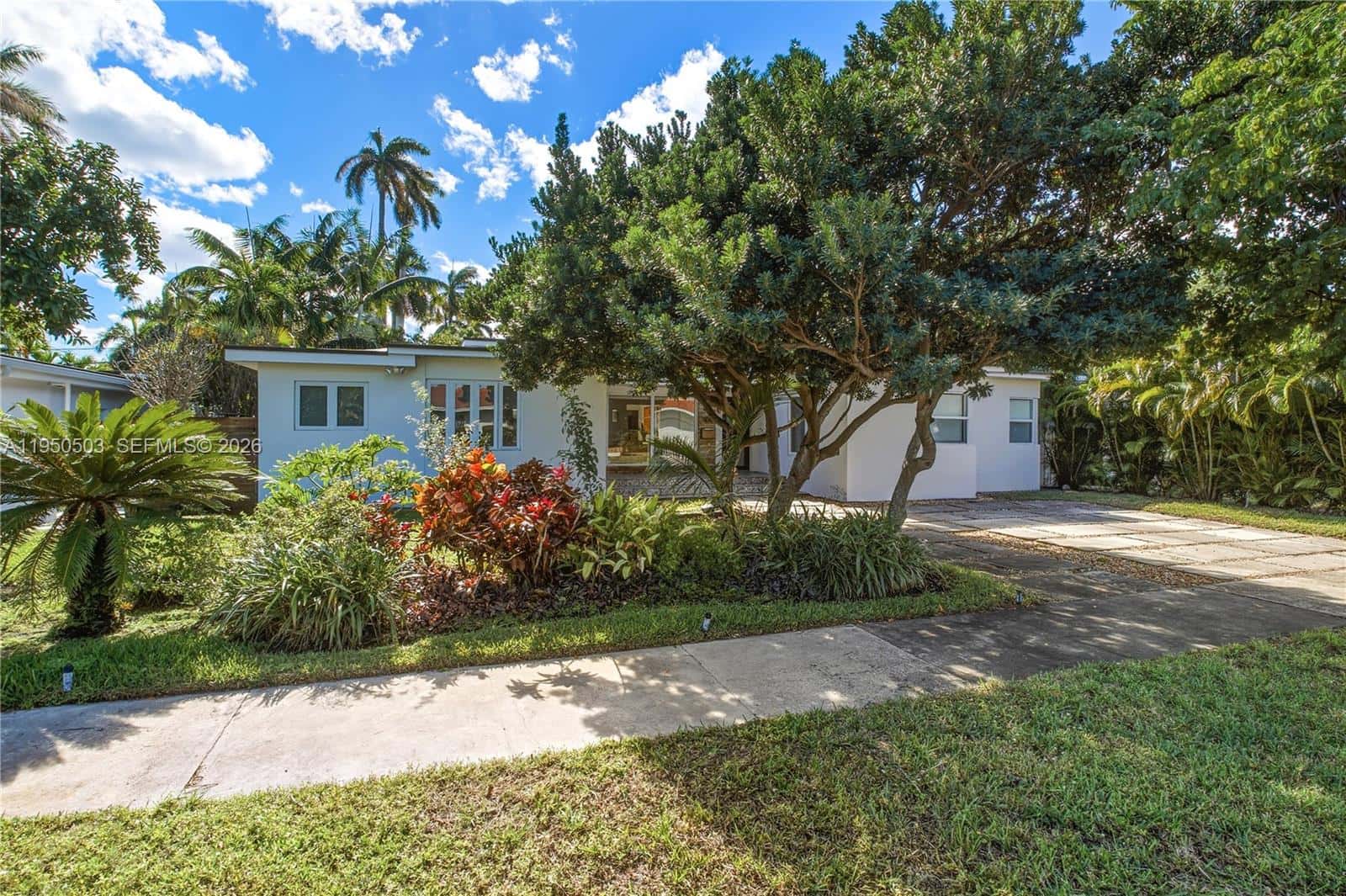 1106 NE 86th St, Miami FL 33138
