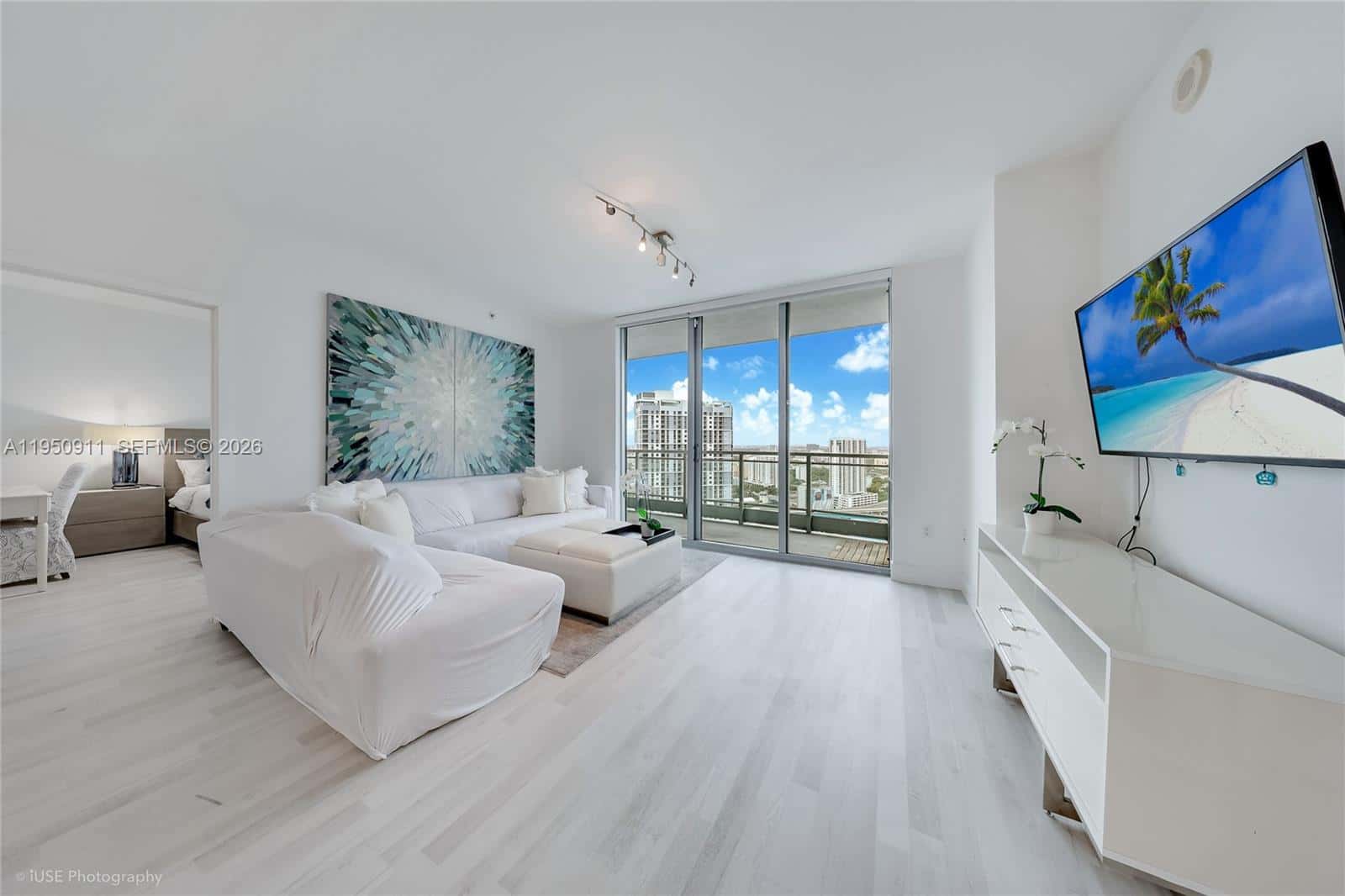 90 SW 3rd St # 3109, Miami FL 33130