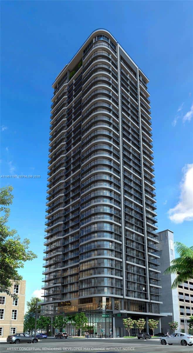 121 NE 5th # 306, Miami FL 33132