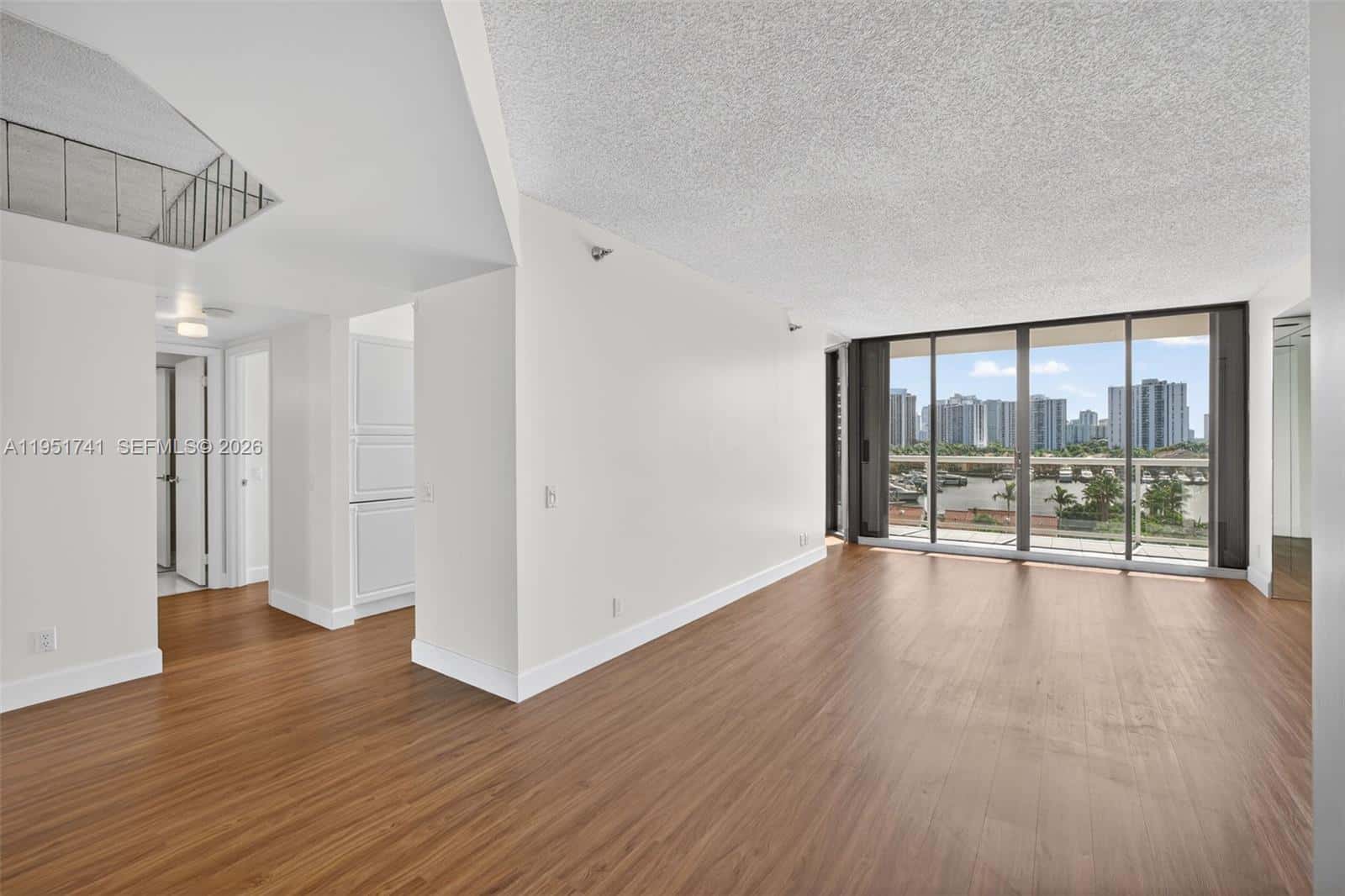 3640 Yacht Club Dr # 708, Aventura FL 33180