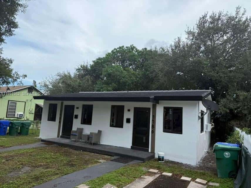 1786 NW 53rd St, Miami FL 33142