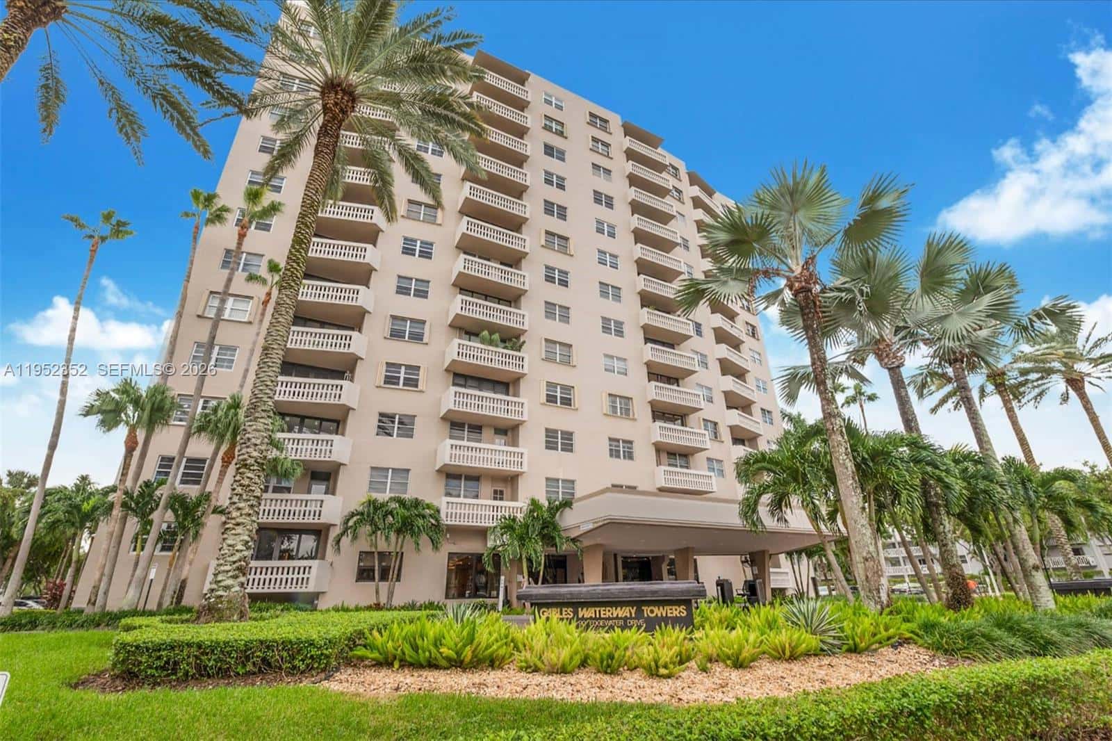 90 Edgewater Drive # 1120, Coral Gables FL 33133