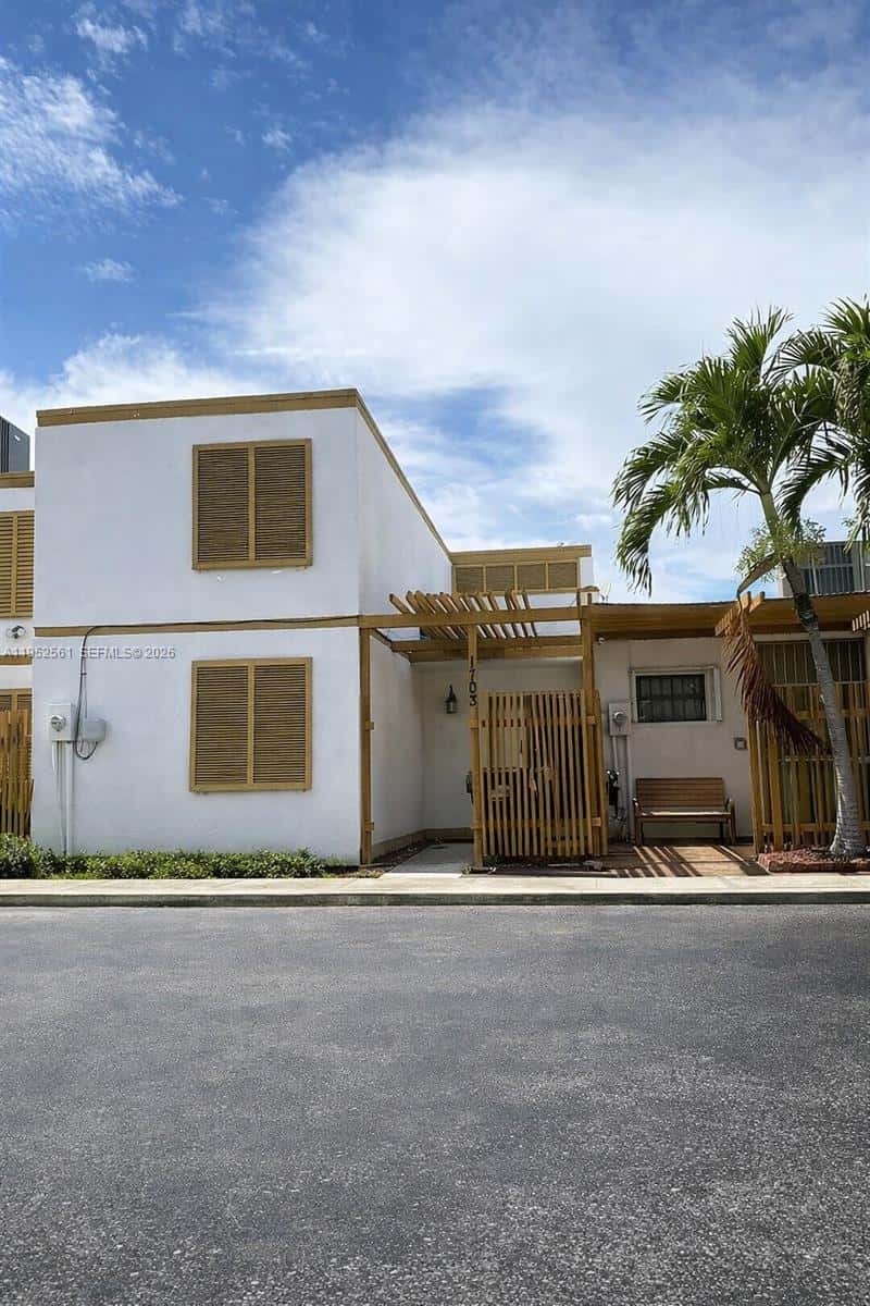 1703 SW 131ST PLACE CIR S, Miami FL 33175