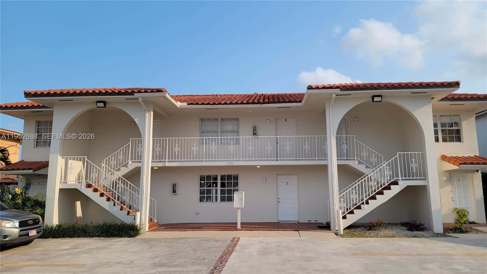 5720 SW 5th St # 3, Miami FL 33144