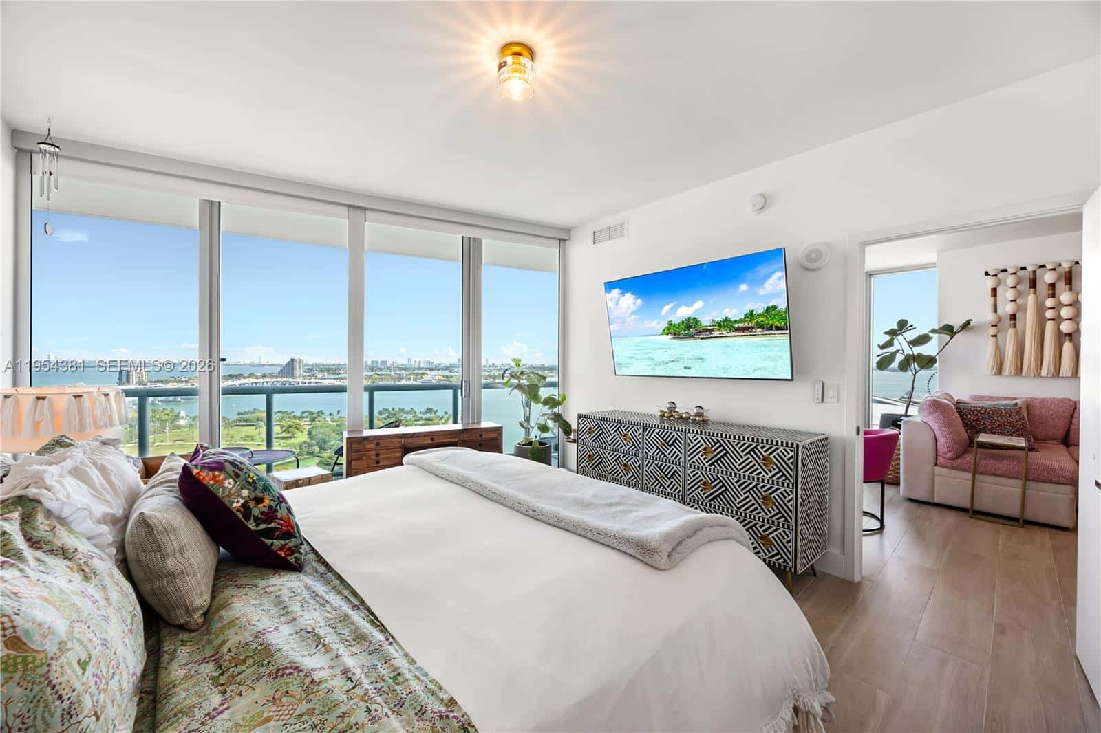 888 Biscayne Blvd # 2009, Miami FL 33132