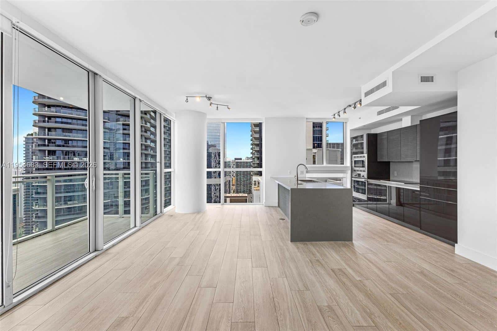 1080 Brickell Ave # 3909, Miami FL 33131