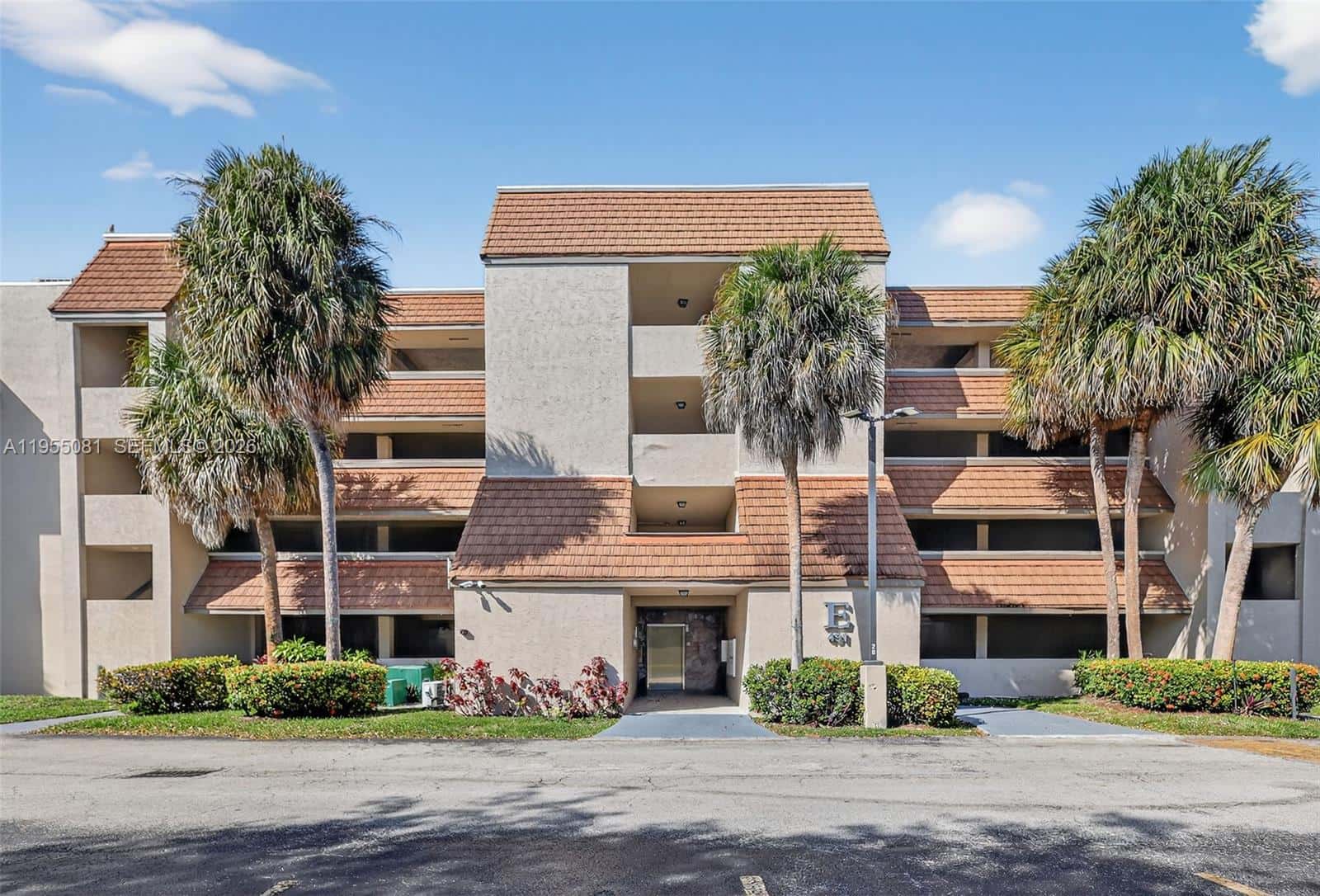 491 Ives Dairy Rd # 5, Miami FL 33179