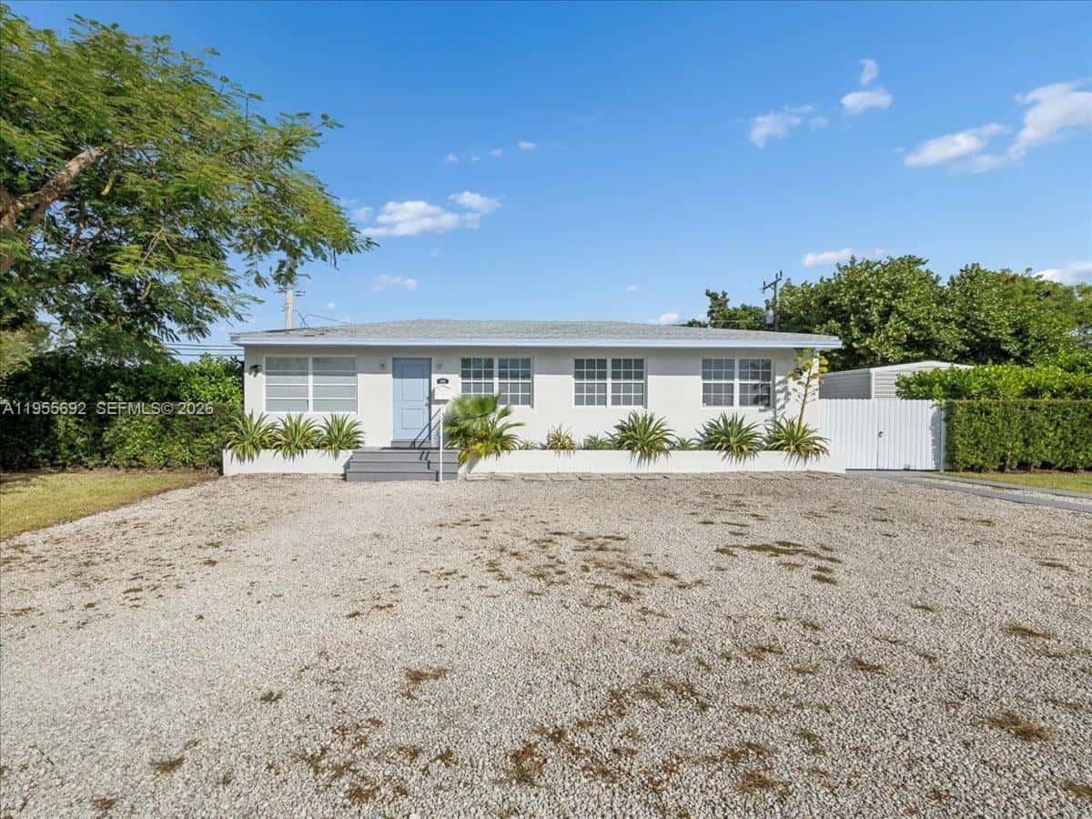 6891 SW 26th Ter, Miami FL 33155