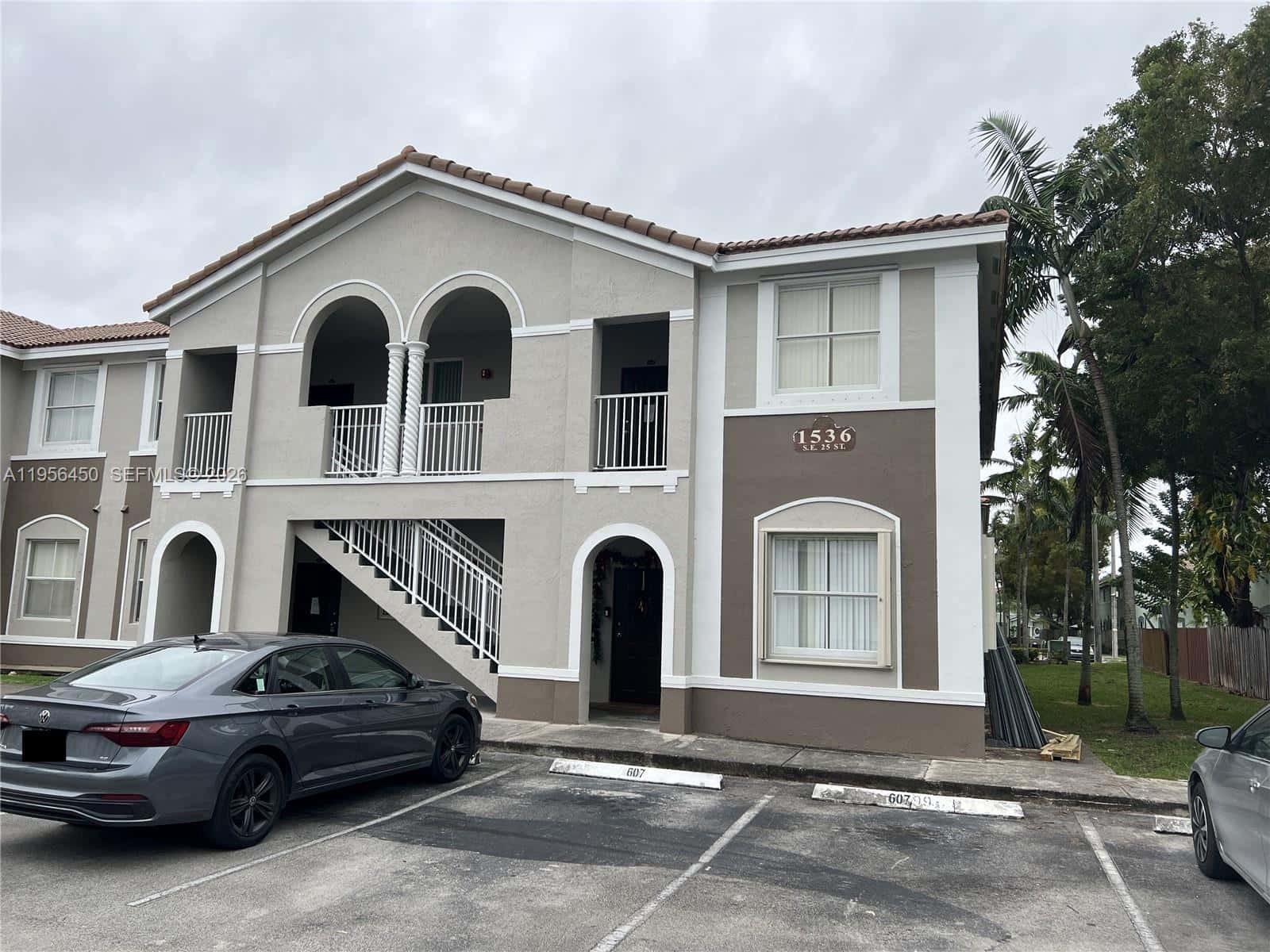 1536 SE 25th St # 100, Homestead FL 33035