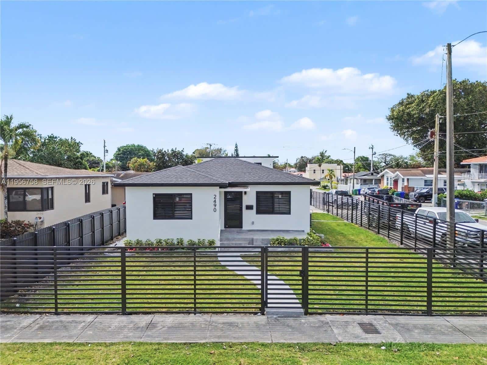 2490 SW 17th St, Miami FL 33145