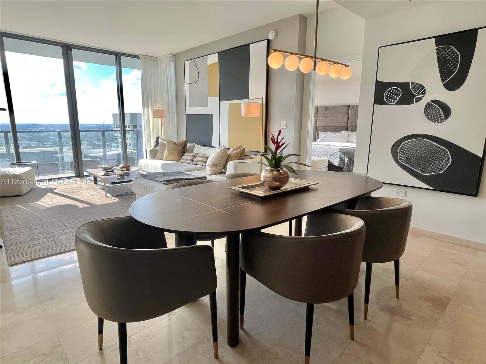 88 SW 7th St # 2404, Miami FL 33130
