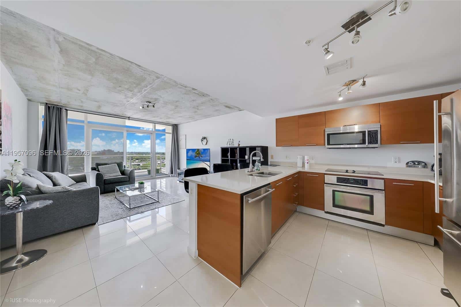3250 NE 1st Ave # 811, Miami FL 33137