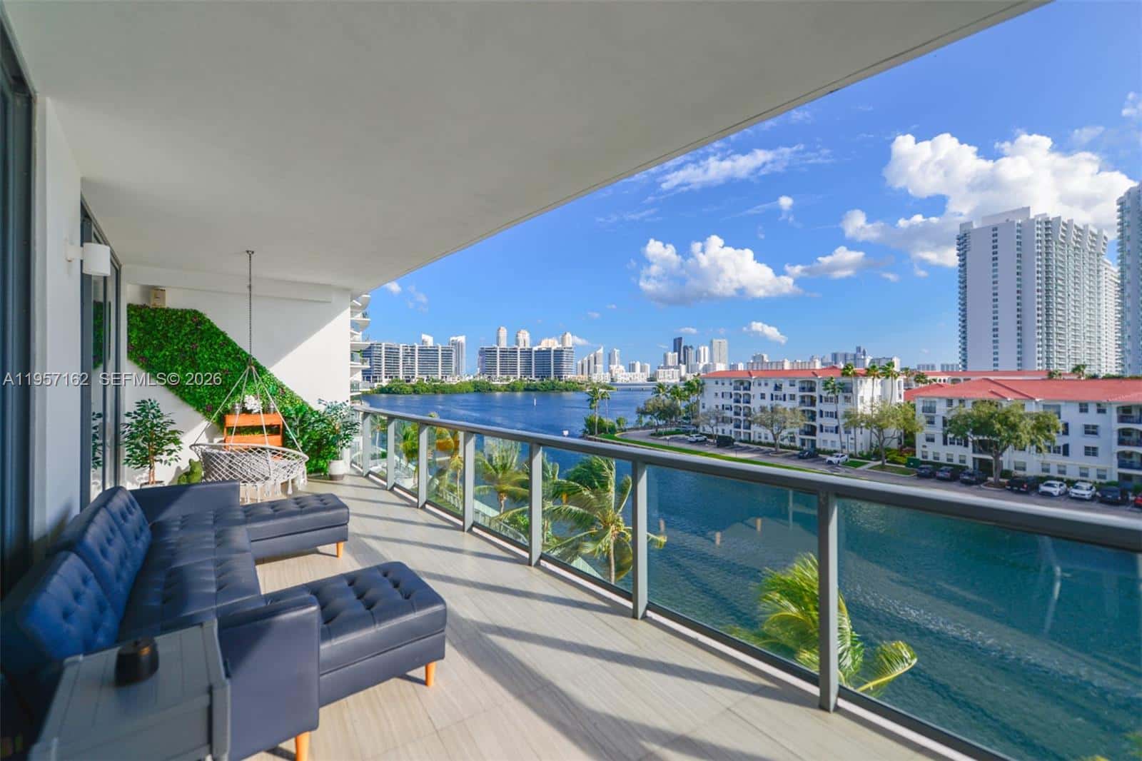 3250 NE 188th St # 404, Aventura FL 33180
