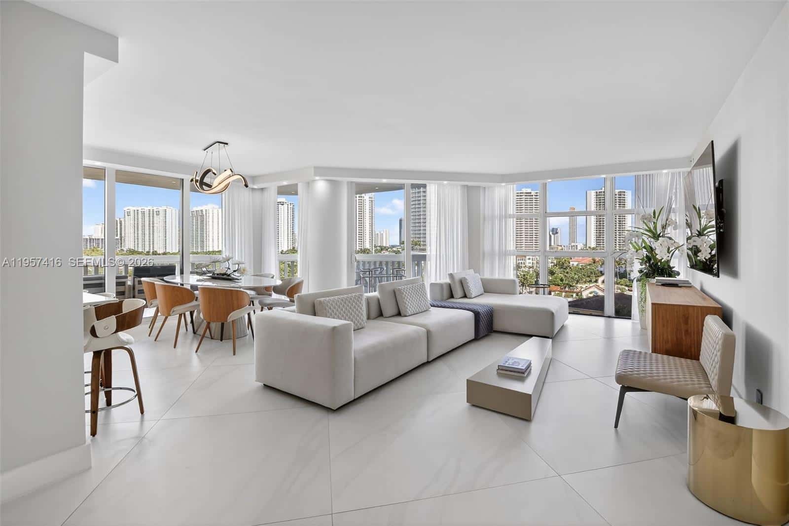 1000 W Island Blvd # 1009, Aventura FL 33160