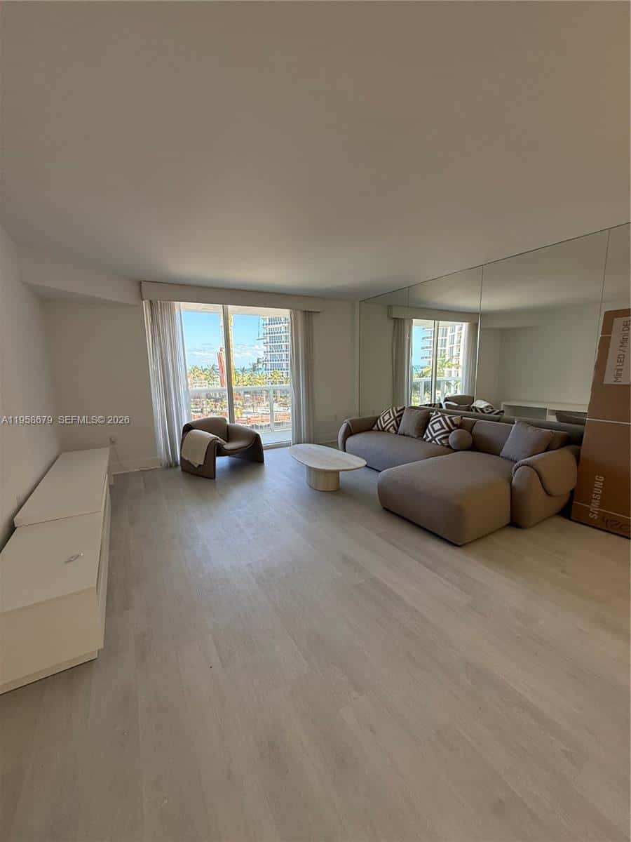 10275 Collins Ave # 420, Bal Harbour FL 33154