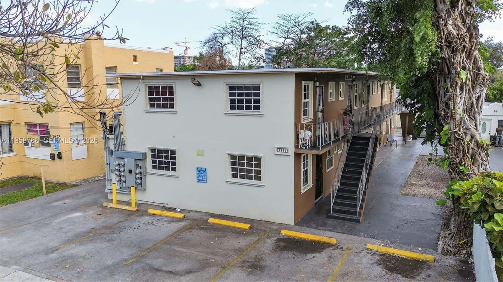 1736 NW 19th St, Miami FL 33125