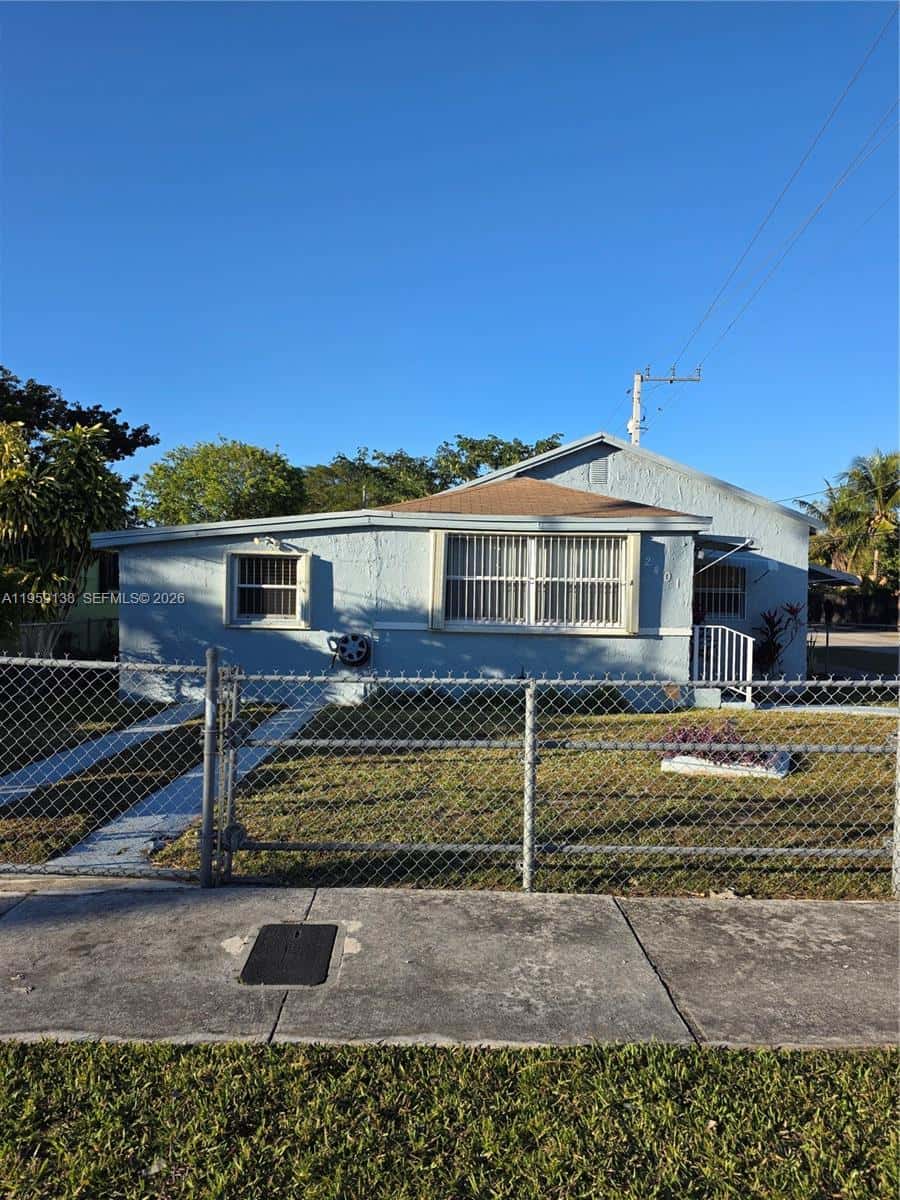 2401 NW 56th St, Miami FL 33142