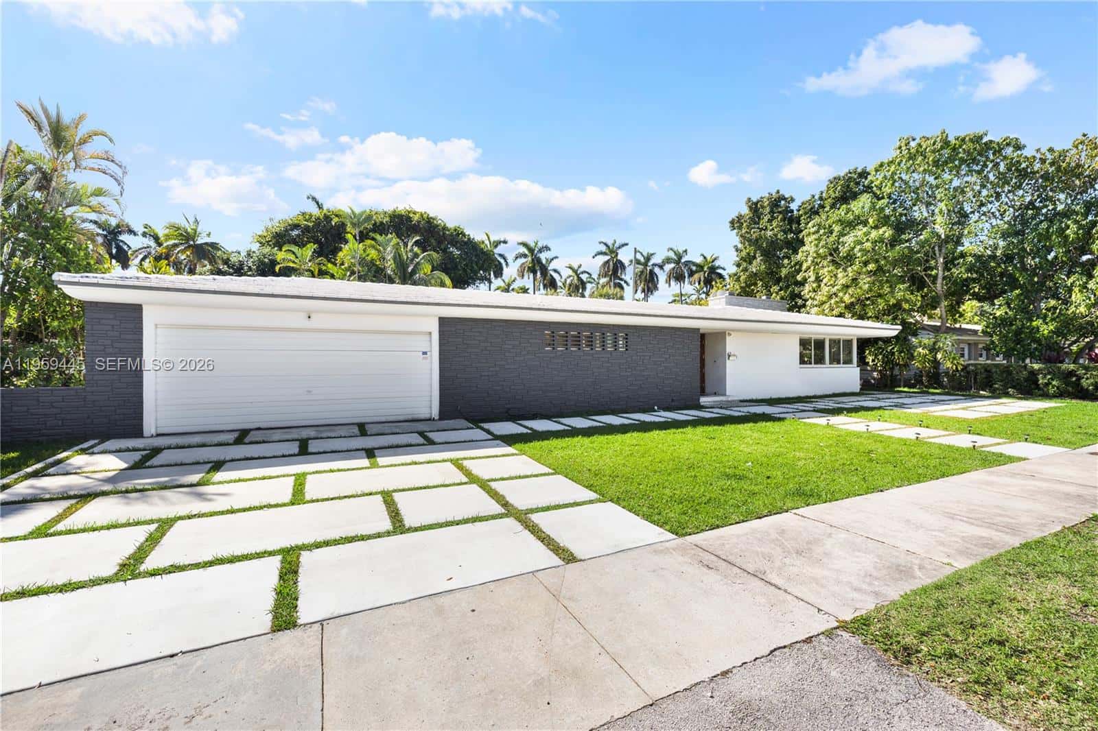 1040 NE 86th St, Miami FL 33138