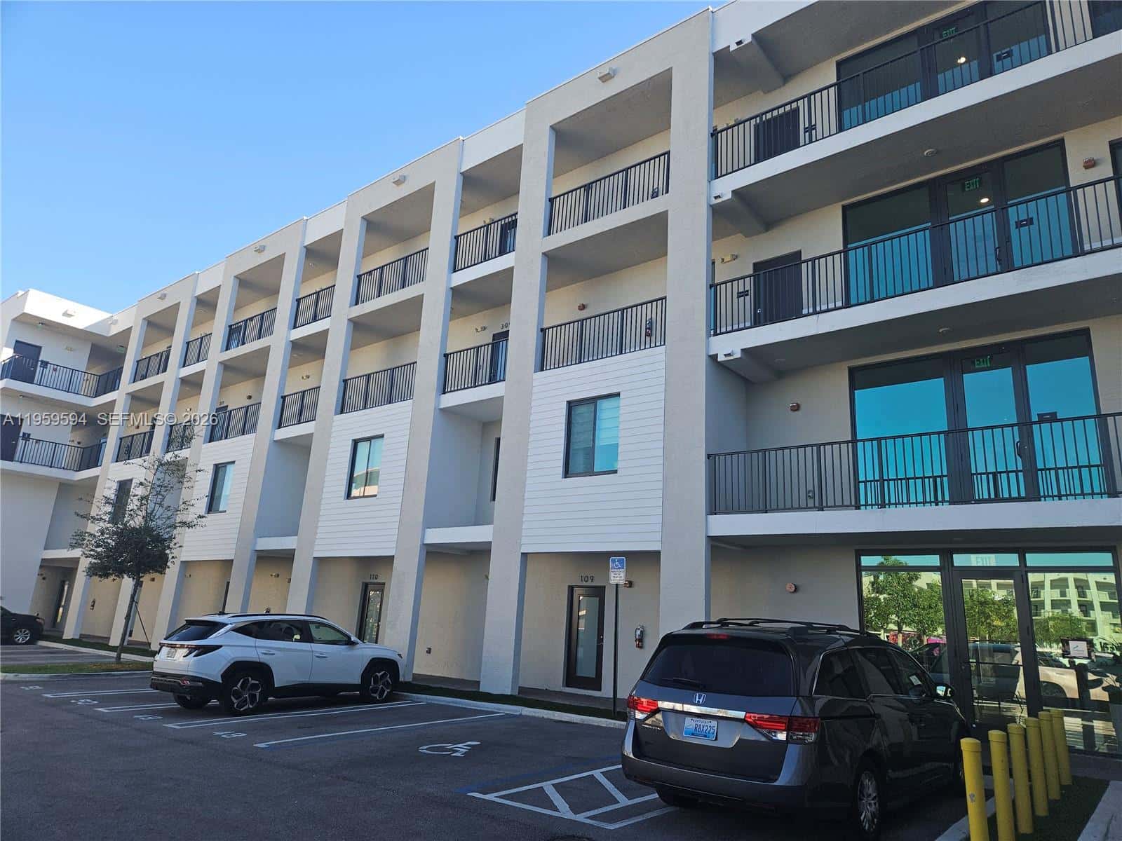 8001 NW 41st St # 206, Doral FL 33166