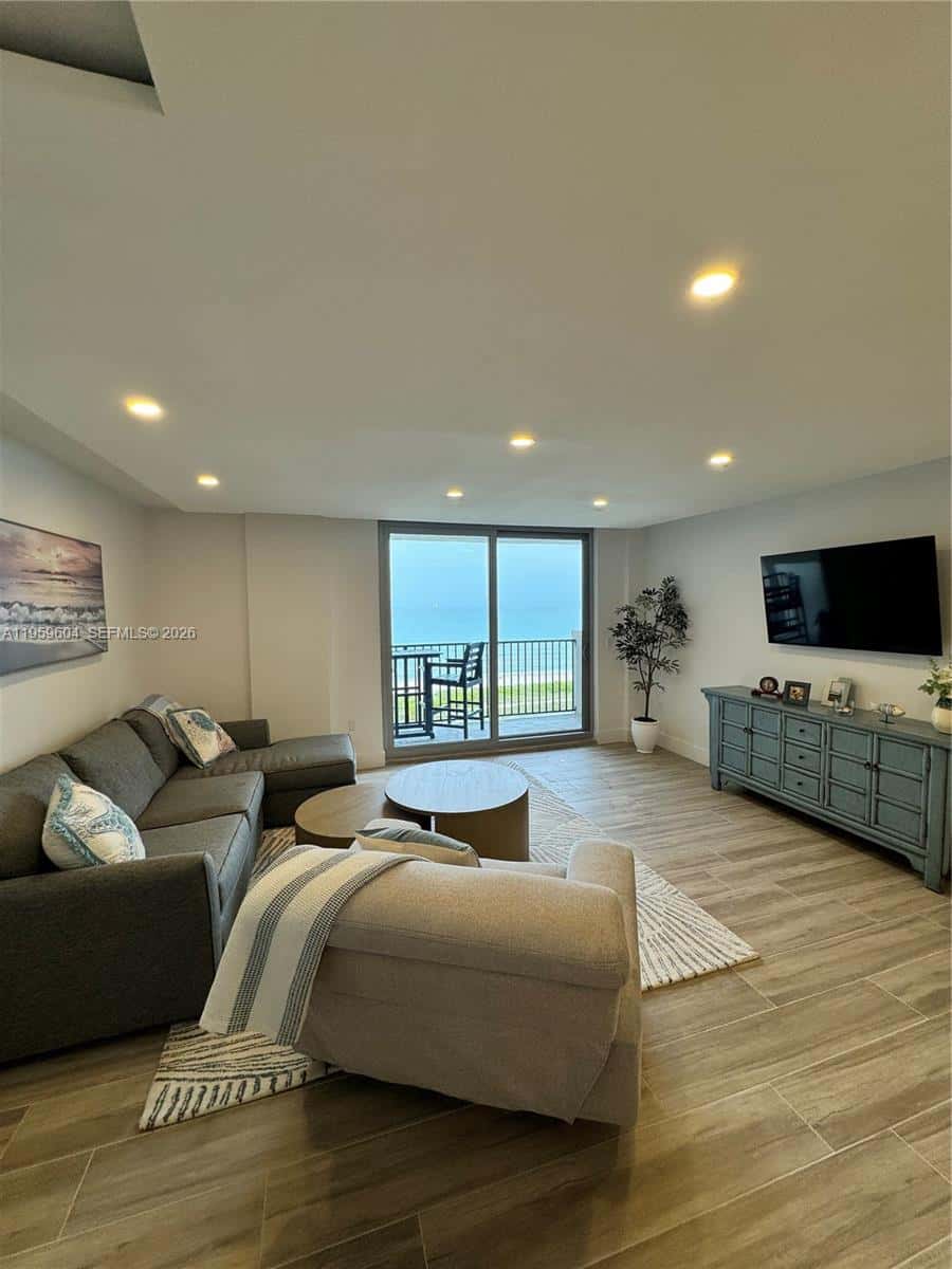 9273 Collins Ave # 810, Surfside FL 33154