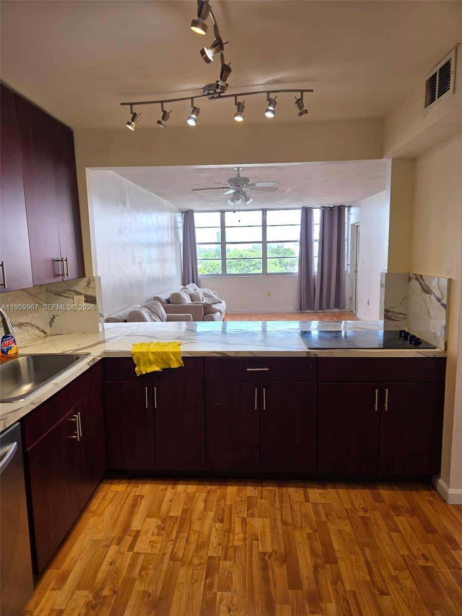 1351 NE Miami Gardens Dr # 501E, Miami FL 33179