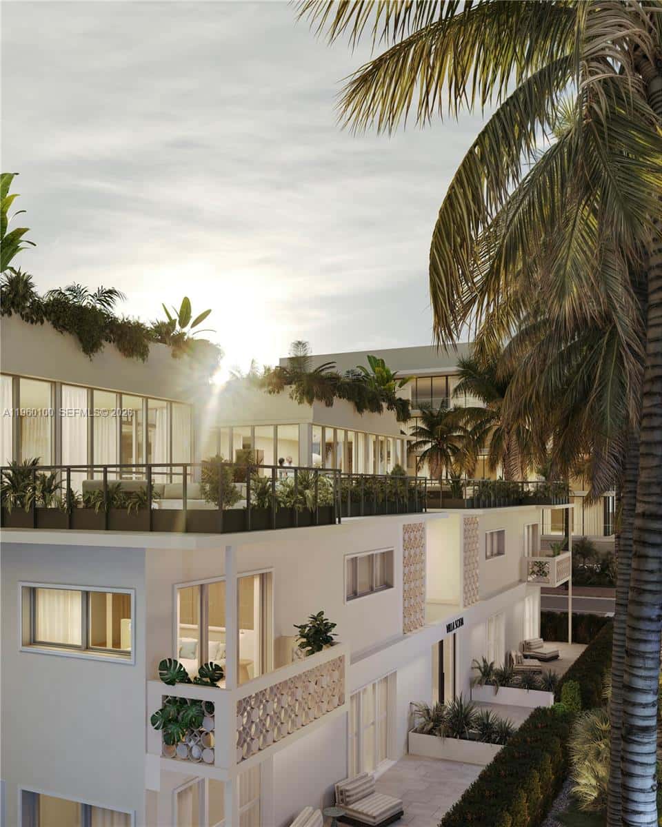 260 Collins Ave # 104, Miami Beach FL 33139