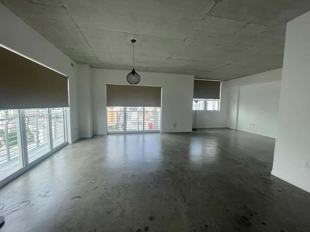133 NE 2 AVE # 1813, Miami FL 33132