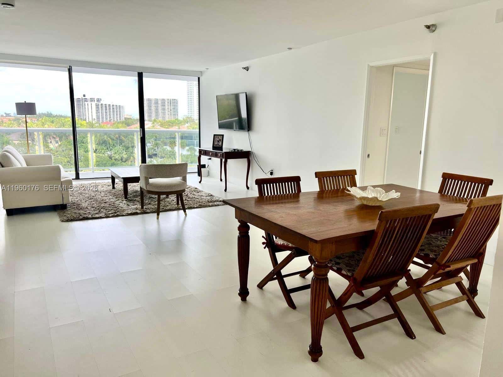 20515 E Country Club Dr # 649, Aventura FL 33180