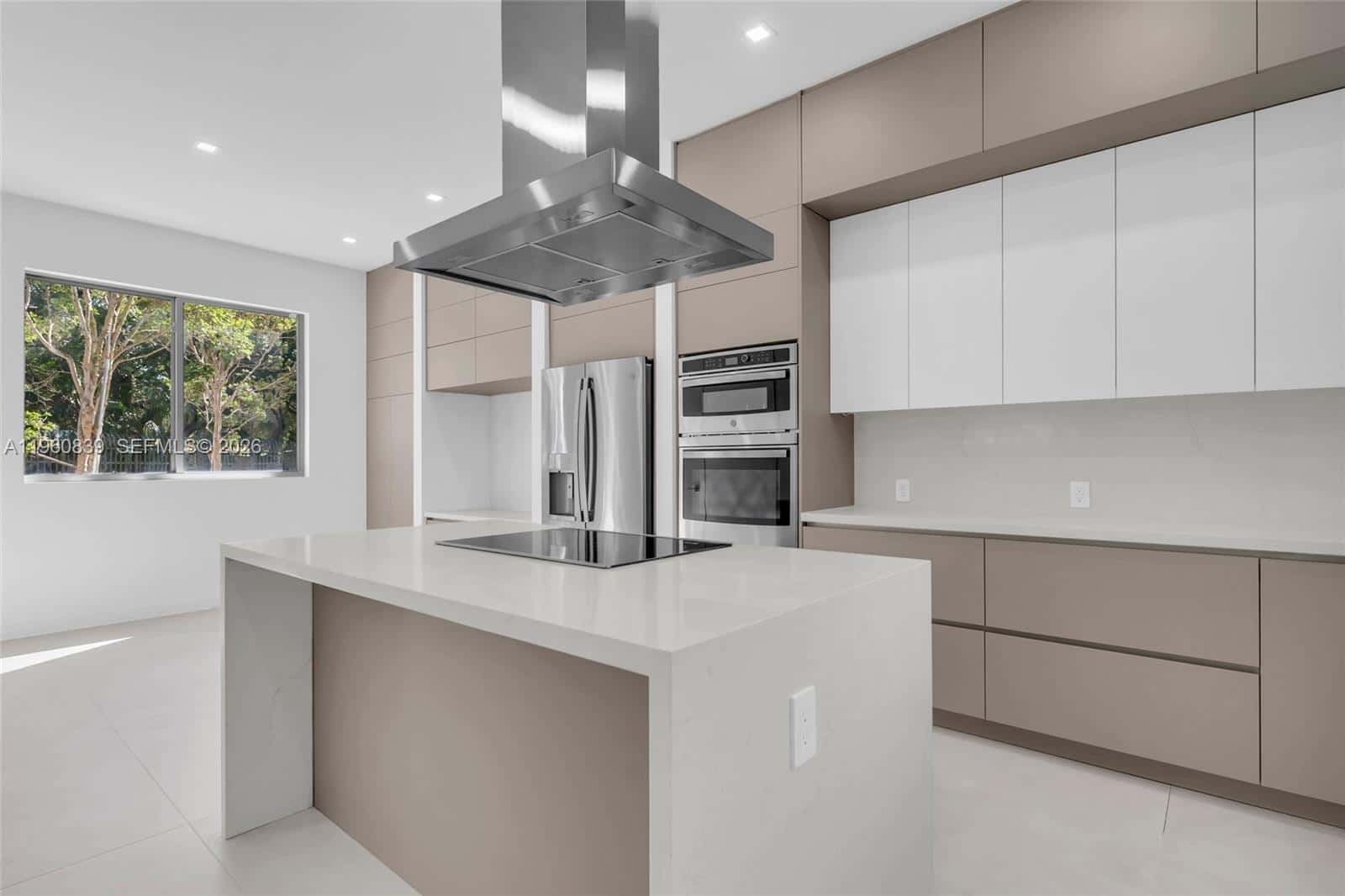 3204 Plaza St, Miami FL 33133