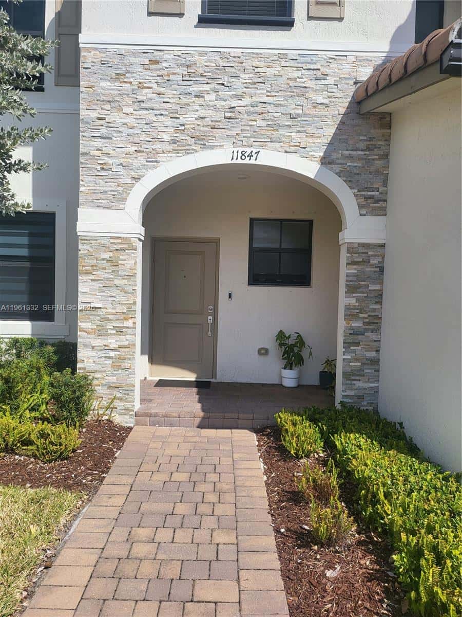 11847 SW 246th Ter, Homestead FL 33032