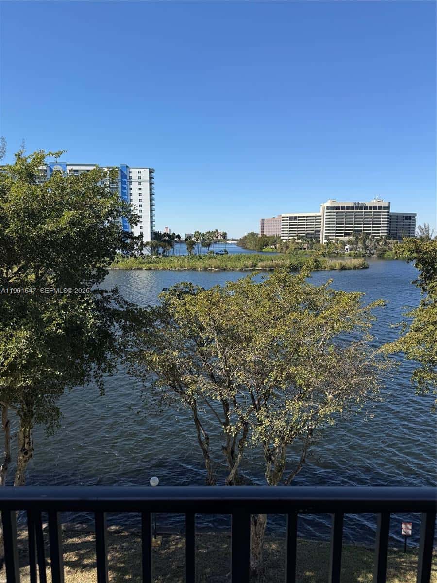 4805 NW 7th St # 15, Miami FL 33126