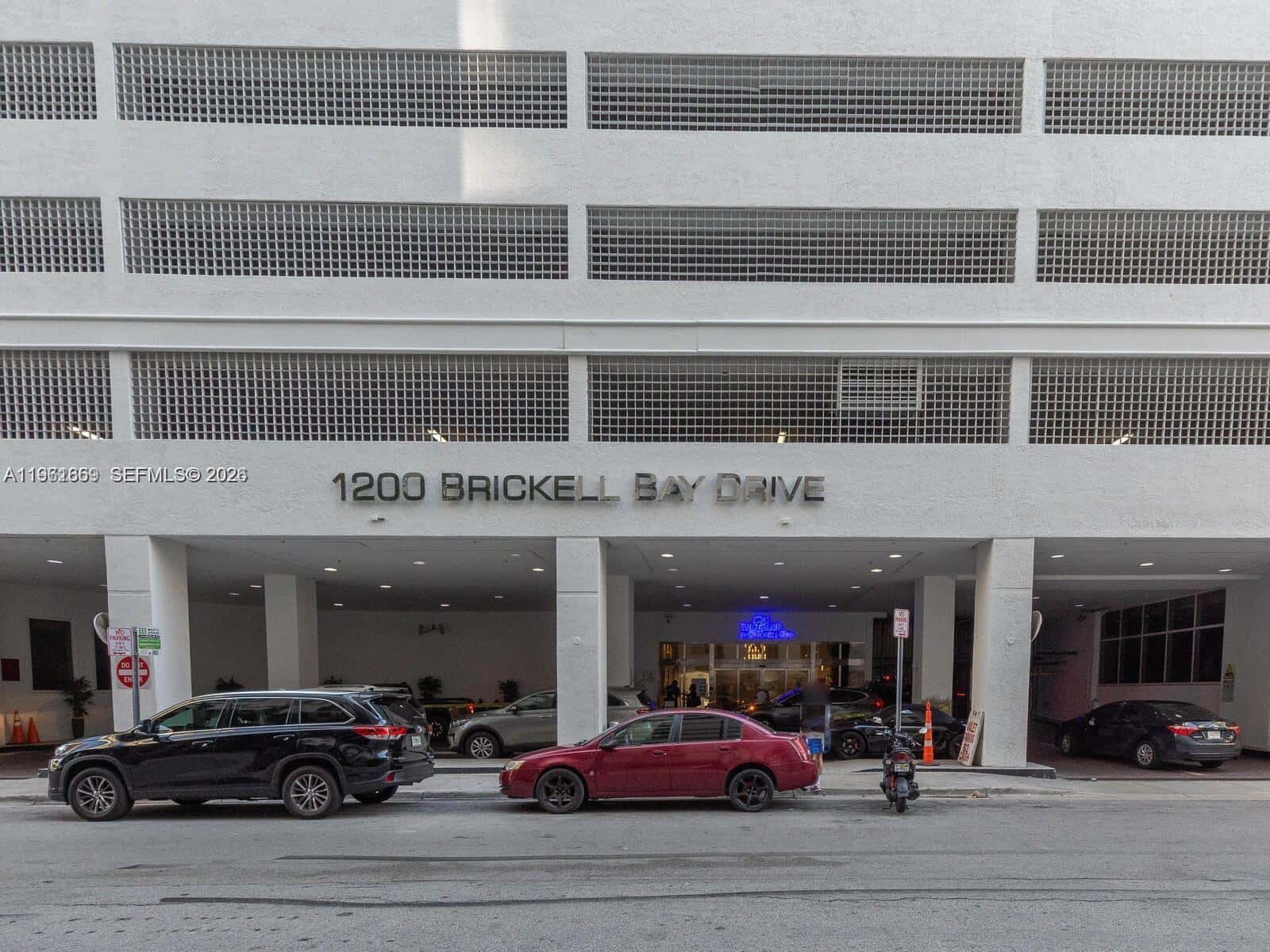 1200 Brickell Bay Dr # 3210, Miami FL 33131