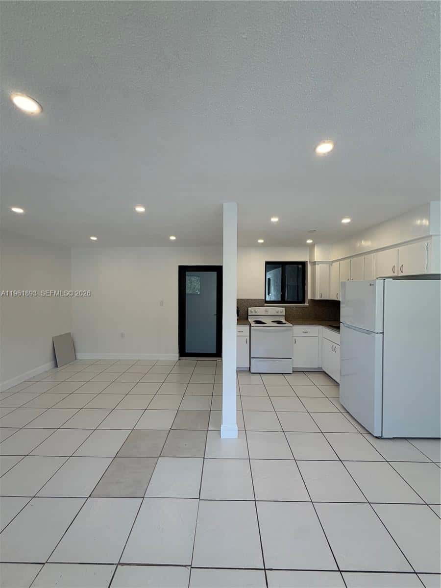 17150 NE 23rd Ave # 10, North Miami Beach FL 33160