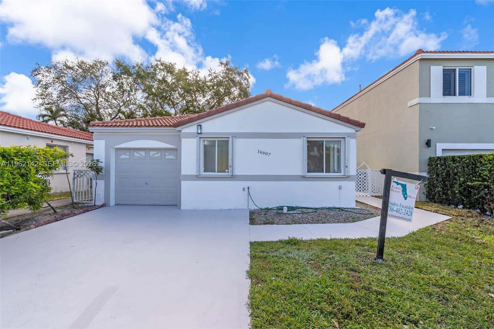 16907 SW 142nd Pl, Miami FL 33177