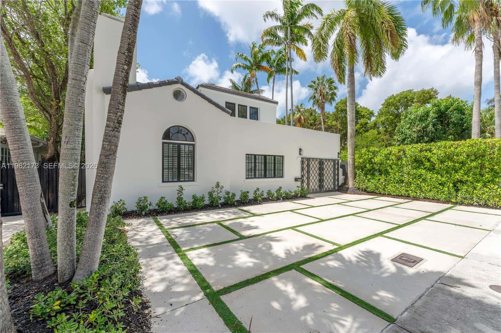 1826 Fairhaven Pl, Miami FL 33133