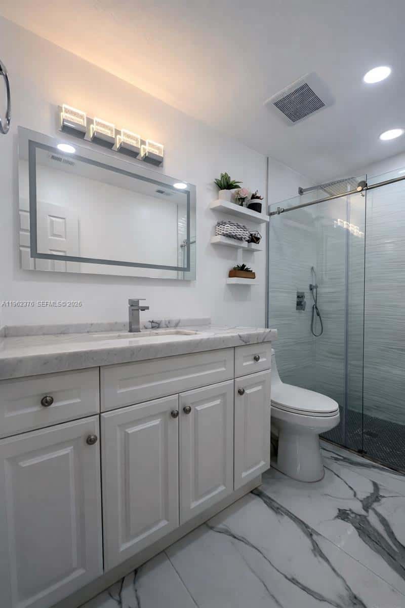 6012 NW 172nd Terr Cir, Hialeah FL 33015