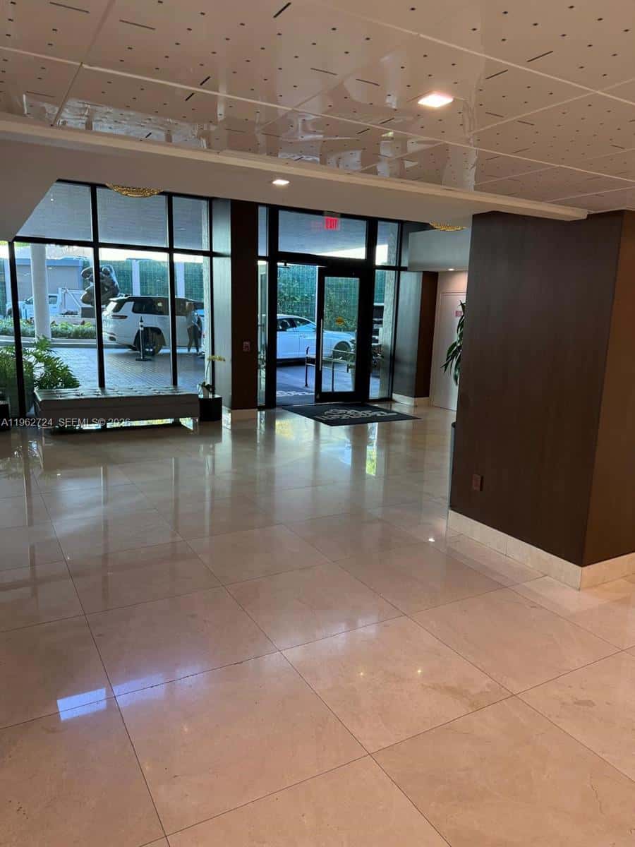 540 Brickell Key Dr # 1505, Miami FL 33131