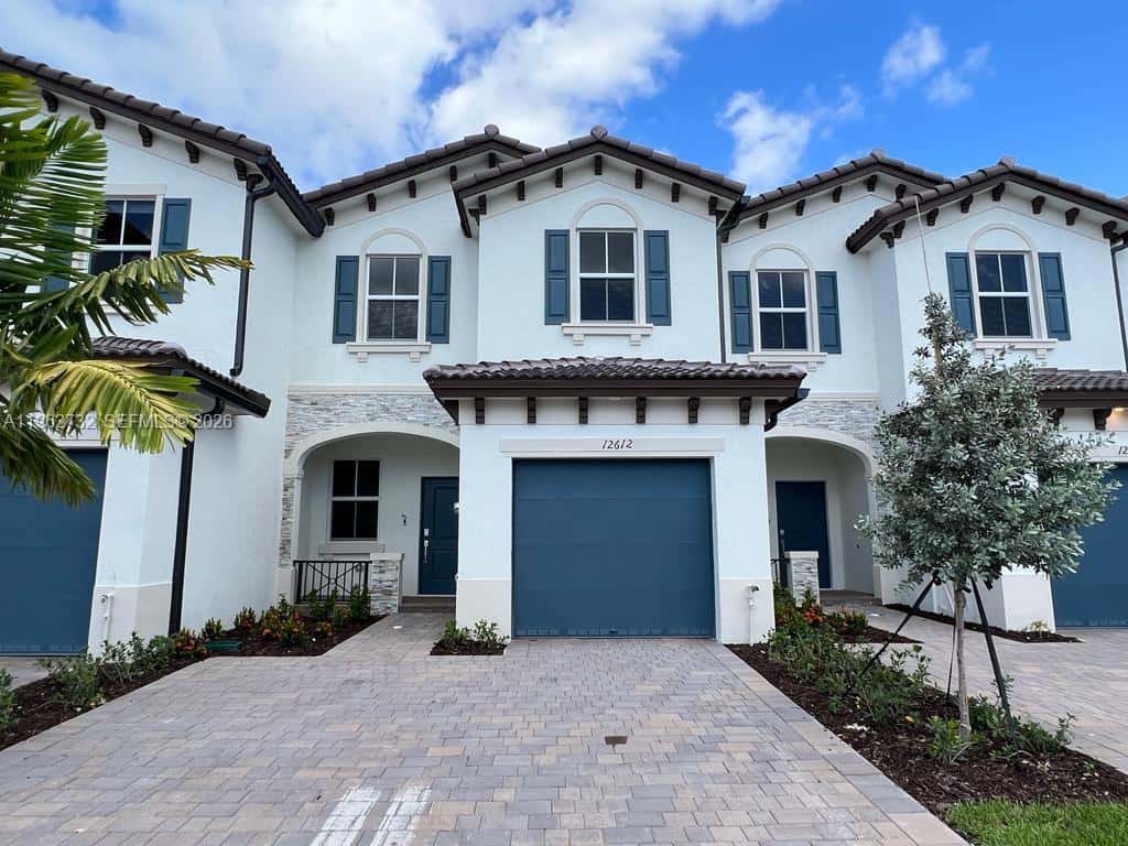 12612 NW 23rd Pl # 12612, Miami FL 33167