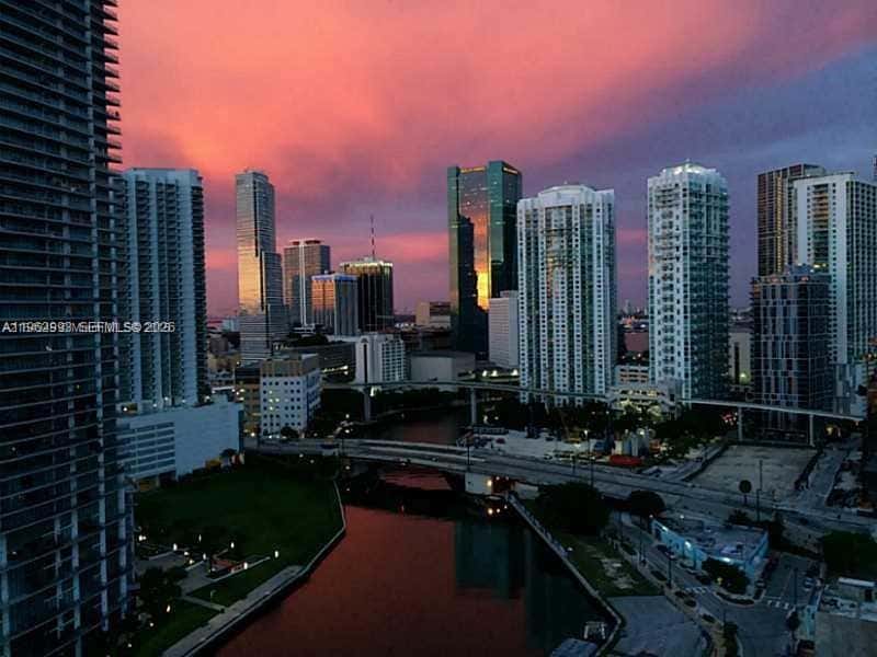 690 SW 1st Ct # 1506, Miami FL 33130